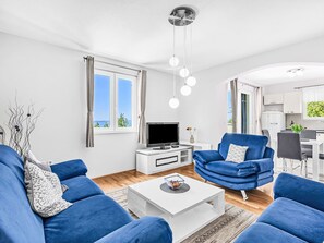 TV, fireplace - in Veliko Brdo mit Privatem Pool by Interhome (Makarska)