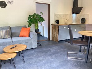 TV - SeeBrauer Aparthotel by Interhome (Feld am See)