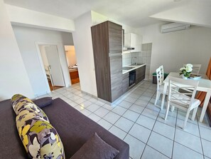 Interior - Wohnung für 4 Personen mit Terrasse by Interhome (Crikvenica)