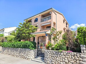 Exterior - Wohnung in Crikvenica mit Terrasse und Grill by Interhome (Crikvenica)