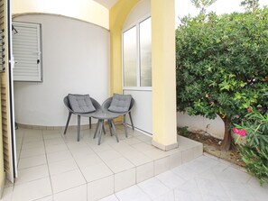Terrace/patio - in Baška mit Eigener Terrasse by Interhome (Krk/Baška)