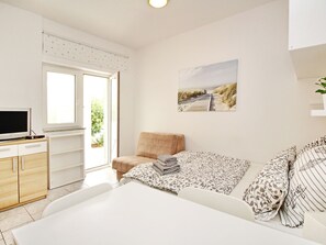 Room - in Baška mit Eigener Terrasse by Interhome (Krk/Baška)