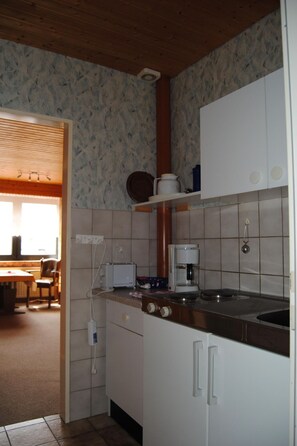 Kühlschrank, Kochgeschirr/Geschirr/Besteck