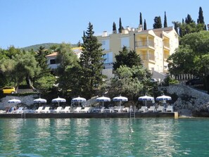 Exterior - mit Blick auf das Wasser by Interhome (Crikvenica)