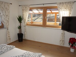 Internet - mit Panoramaterrasse in Fügenberg by Interhome (Uderns)