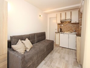 Living area - Appartement in Baška mit Eigener Terrasse by Interhome (Krk/Baška)