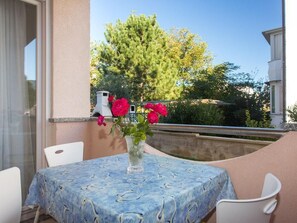 Outdoor dining - Mrakovcic by Interhome (Krk/Baška)