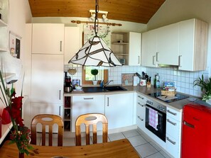Fridge, microwave, oven, dishwasher - Hundefreundliches Haus Austernperle in Sehestedt by Interhome (Jade)