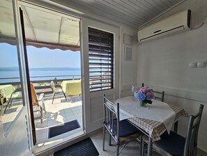 Dining - Wohnung App Marinna mit Terrasse by Interhome (Crikvenica)