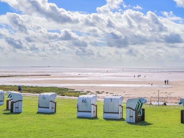 Beach - Wohnung in Osterdeich mit Terrasse und Garten by Interhome (Nordstrand)