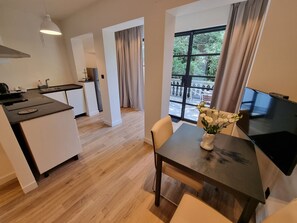 Fridge, cookware/dishes/utensils - Wohnung für 3 Personen in der Nähe des Stadtzentrums by Interhome (Crikvenica)