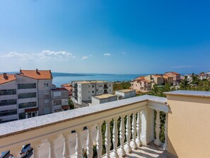 Property grounds - Wohnung für 6 Personen mit Balkon und Meerblick by Interhome (Crikvenica)