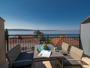 Outdoor dining - Wohnung für 4-5 Personen, 100m vom Strand entfernt by Interhome (Crikvenica)