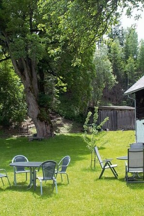 Outdoor dining - Erdgeschosswohnung in 320 Jahre altem Haus by Interhome (Mariapfarr)