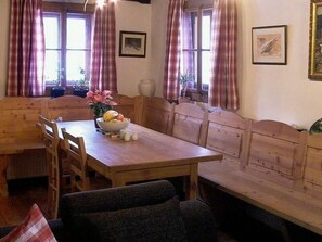 Dining - Erdgeschosswohnung in 320 Jahre altem Haus by Interhome (Mariapfarr)