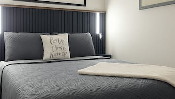 舒適開放式客房, 1 張標準雙人床 | 免費 Wi-Fi、床單