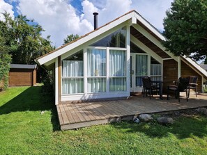 Outdoor dining - Vacation home Buhr by Interhome (Brodersby)