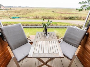 Outdoor dining - Heefwai - H2W6 - in Morsum by Interhome (Archsum)
