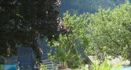 Geräumige Ferienwohnung mit zwei Schlafzimmern by Interhome