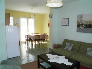 Living area - Appartement in Baška mit Eigener Terrasse by Interhome (Krk/Baška)