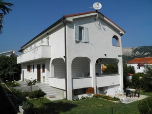 Exterior - Appartement in Baška mit Eigener Terrasse by Interhome (Krk/Baška)