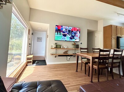 Cozy 4BR home near SeaTac airport, parks, beaches & bike path