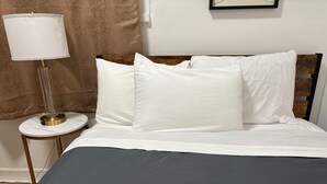 1 dormitorio, tabla de planchar con plancha, cuna de viaje y wifi gratis