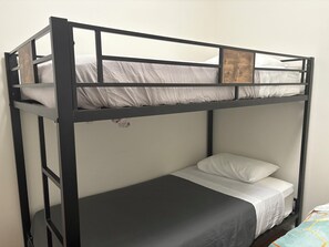 1 Schlafzimmer, Bügeleisen/Bügelbrett, Reisekinderbett, kostenloses WLAN