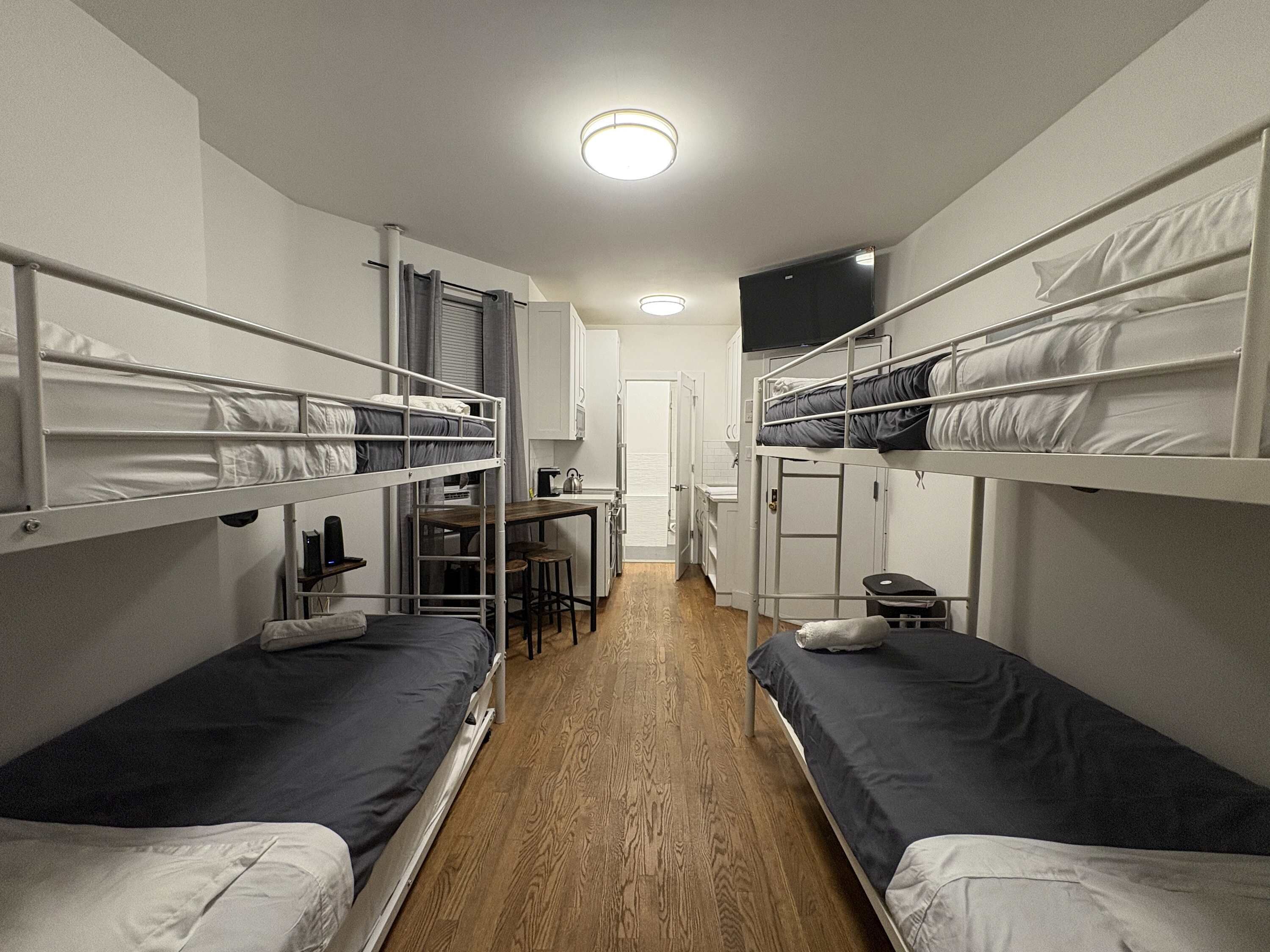 Fer et planche à repasser, lit parapluie, Wi-Fi gratuit