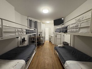 Strykjärn/strykbräda, resesäng och gratis wi-fi