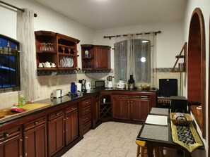 Fridge, microwave, oven, cookware/dishes/utensils - Gemütliches klassisches Appartement 1 by Interhome (Cap Malheureux)