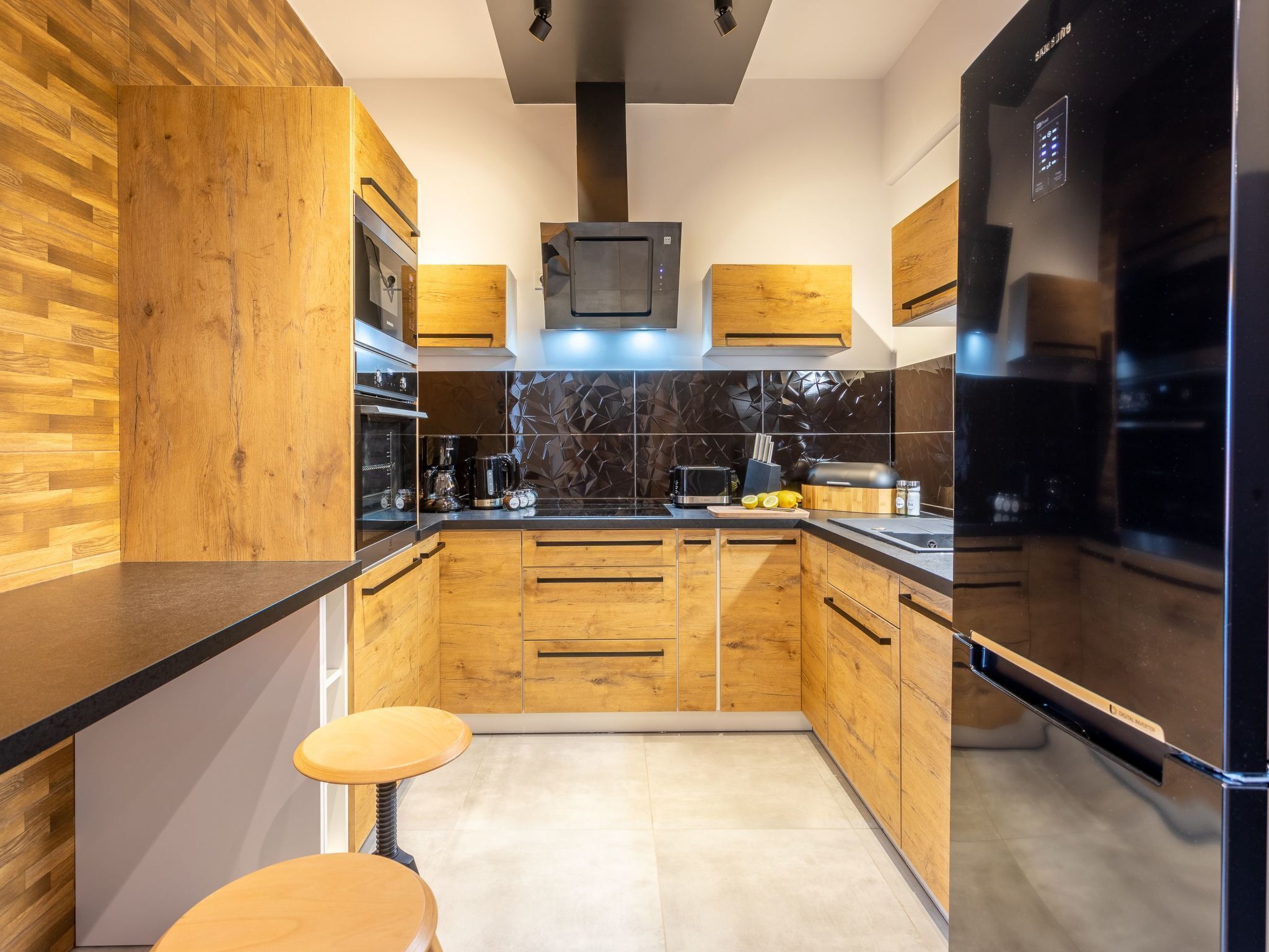 Refrigerador, microondas, horno, lavavajillas