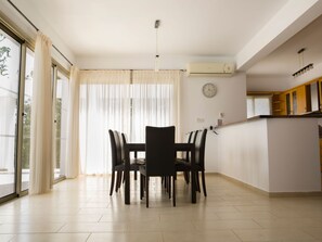 Dining - mit Privatpool für 8 Personen ca. 220 m² in Neo Chorio, Halbinsel Akamas by Interhome (Polis Chrysochous)