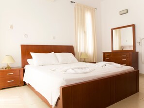 Internet - mit Privatpool für 8 Personen ca. 220 m² in Neo Chorio, Halbinsel Akamas by Interhome (Polis Chrysochous)