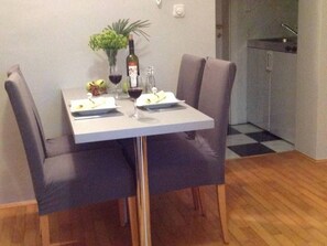 Dining - Erdgeschoss-Apartment A2 by Interhome (Opatija/Rukavac)