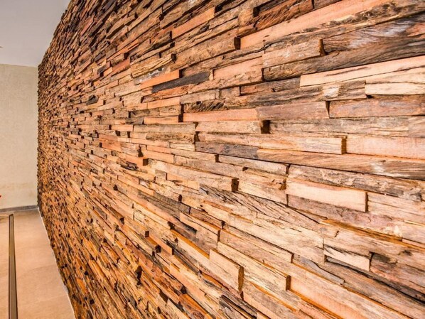 A textured wall with a layered brick pattern. - Geräumiges Ferienhaus in Mechelen mit by Interhome (Mechelen)
