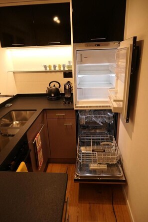 Réfrigérateur, micro-ondes, four, lave-vaisselle
