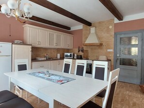 Dining - Wohnung mit Kamin N2 by Interhome (Zuberec)