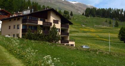 Chesa BrĂŒnella, Wohnung Belvair by Interhome