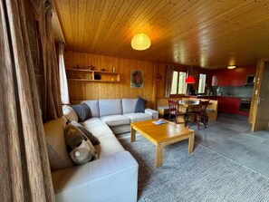 TV - Chalet Abesiz by Interhome (Bellwald)