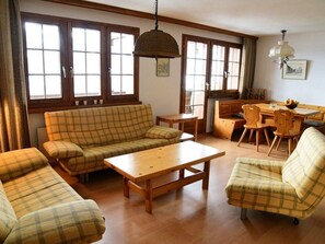 TV - Silberdistel 1.Obergeschoss by Interhome (Bellwald)