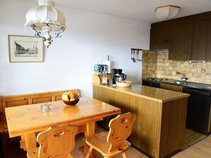 Fridge, oven, dishwasher, cookware/dishes/utensils - Silberdistel 1.Obergeschoss by Interhome (Bellwald)