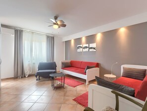 Living area - Wohnung in Fažana mit gemeinsamem Pool und Garten by Interhome (Fažana)