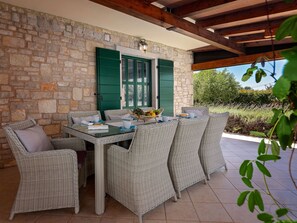 Outdoor dining - Villa Una by Interhome (Vižinada)