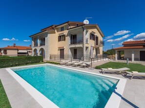 Pool - Vacation home Mihael by Interhome (Vižinada)