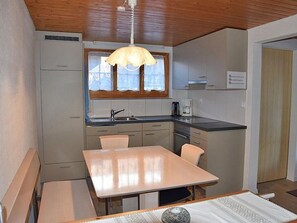 Fridge, microwave, oven, dishwasher - Steinideen by Interhome (Meiringen)