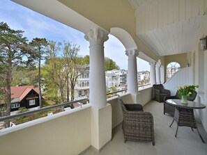 Outdoor dining - Villa Celia Sellin by Interhome (Ostseebad Sellin)