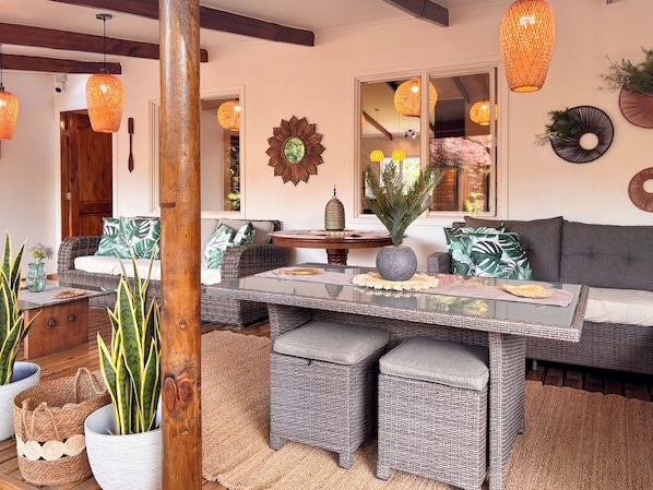 Casa Deluxe, vistas al jardín | Terraza o patio