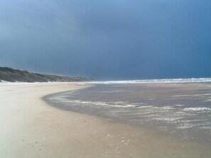Beach - Ferienvilla mit Garten, Grill und Terrasse by Interhome (Egmond aan Zee)