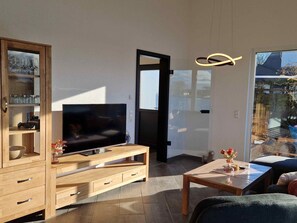 Living area - A 17 mit eigenem exklusivem Zugang zum Binnensee by Interhome (Burhave)
